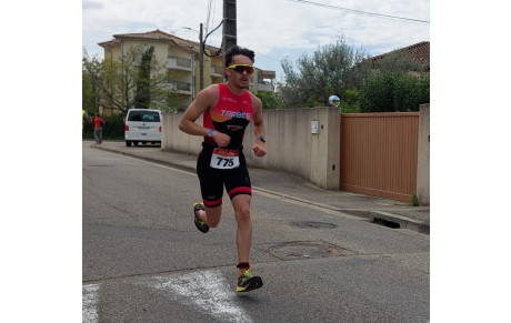 Jeune paratriathlète